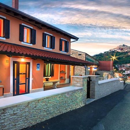 Guest House Nena Мотовун Екстериор снимка