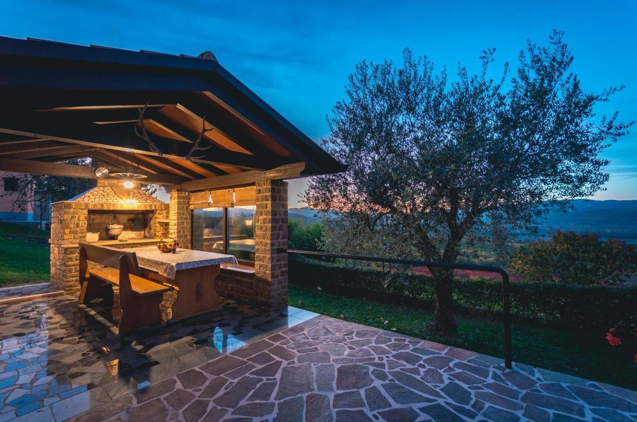 Guest House Nena Мотовун Екстериор снимка