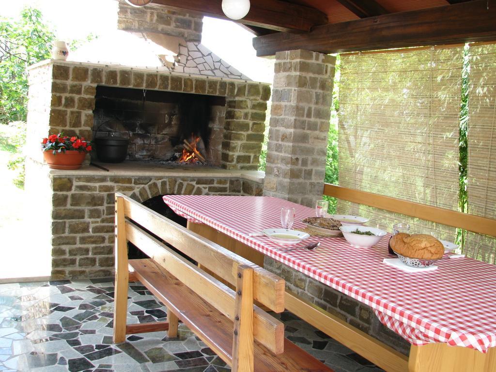 Guest House Nena Мотовун Стая снимка