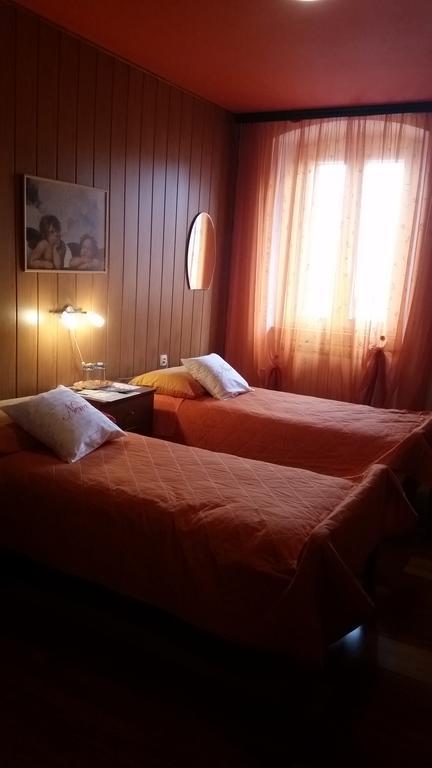 Guest House Nena Мотовун Екстериор снимка